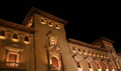 Iluminación edificio Huesca